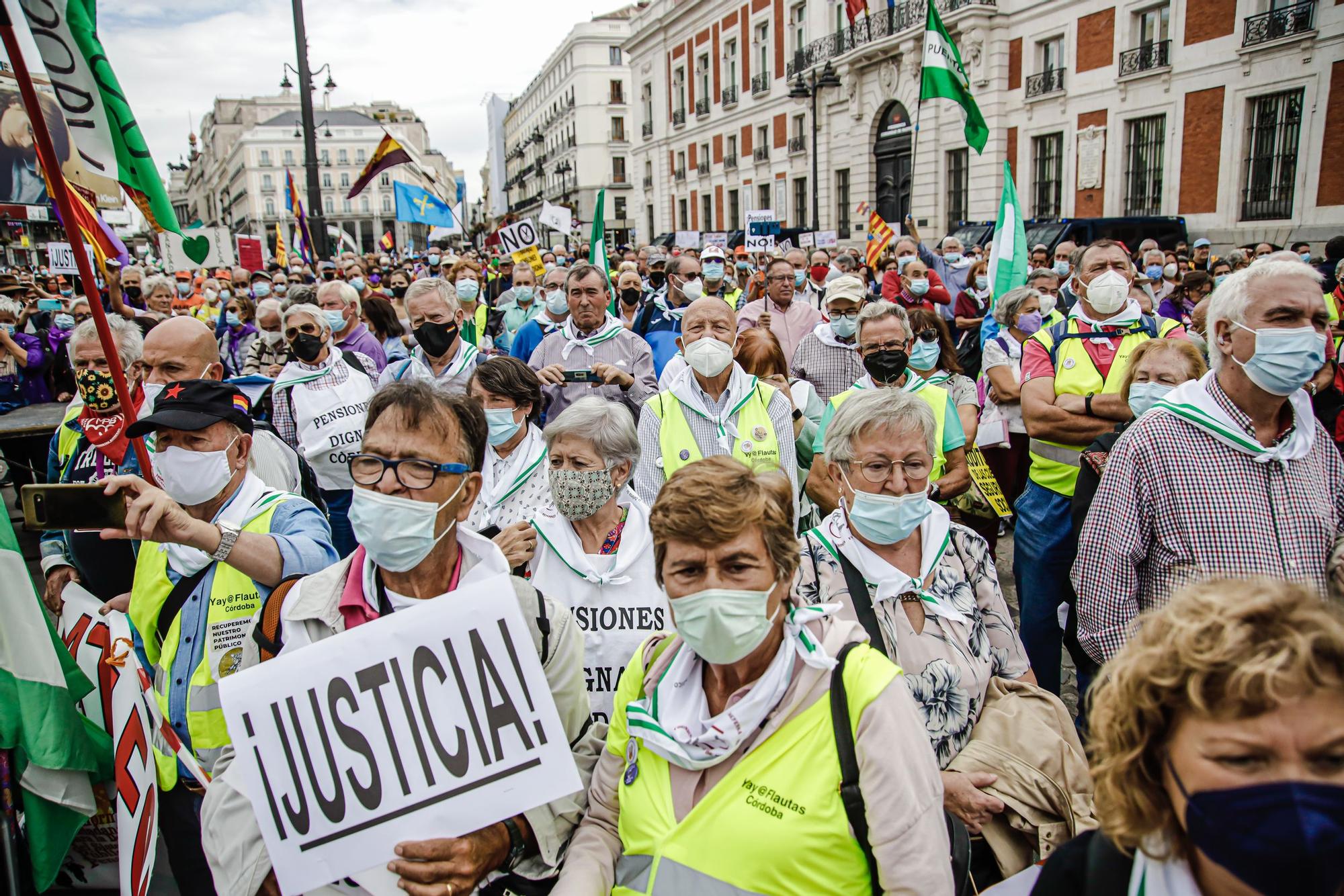 Manifestación de pensionistas en la Puerta del Sol (Madrid).