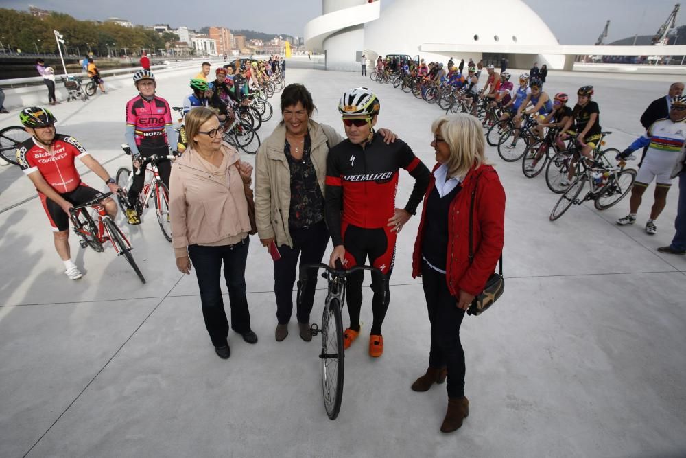 Carrera popular con Javier Gómez Noya, premio "Princesa de Asturias" de los Deportes 2016, en Avilés