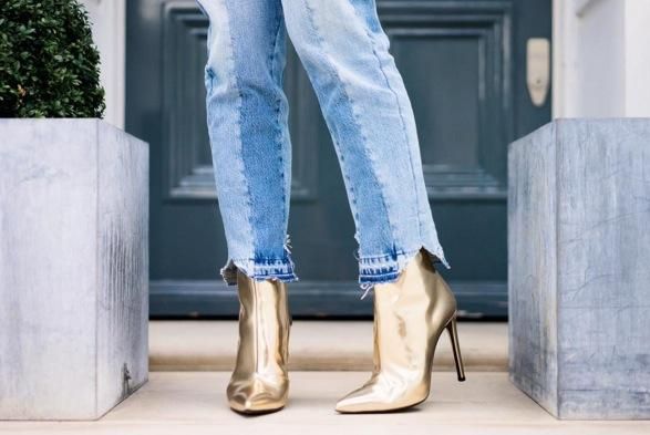 Vaqueros 'High & Low' con botines metalizados