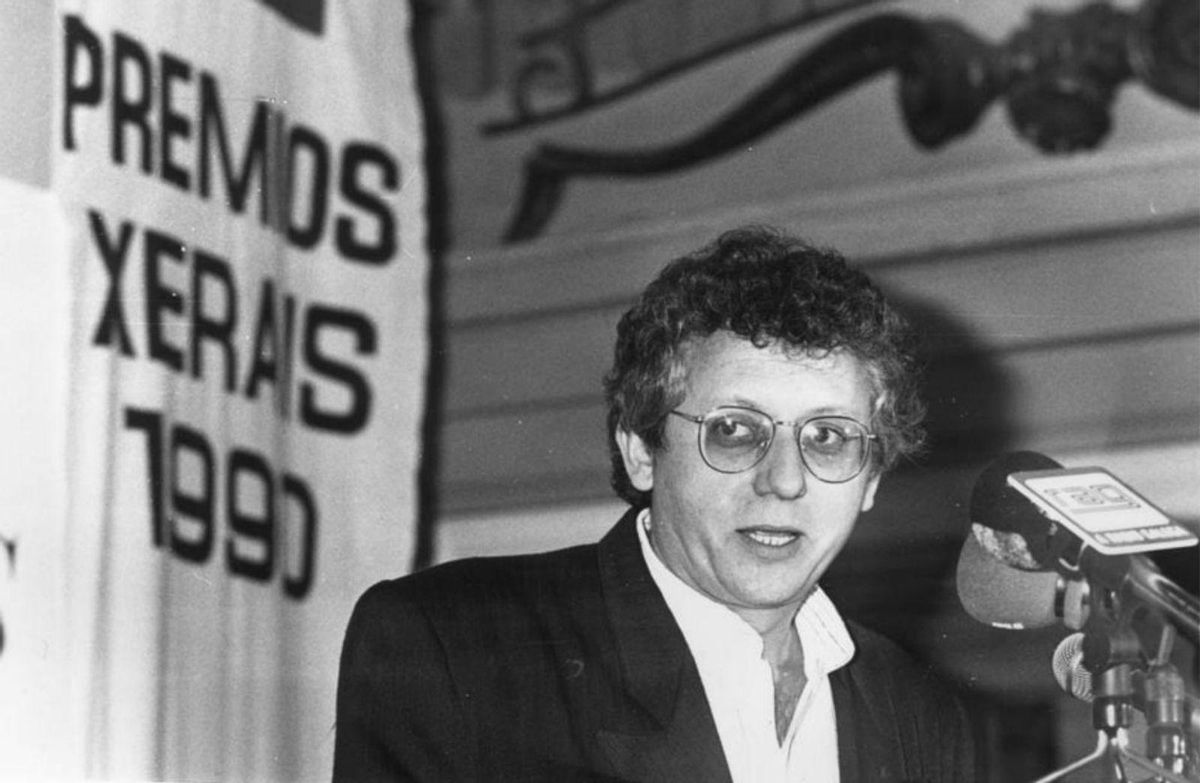 Alfonso Álvarez Cáccamo recibiendo el Premio Xerais. Gerardo Fraga