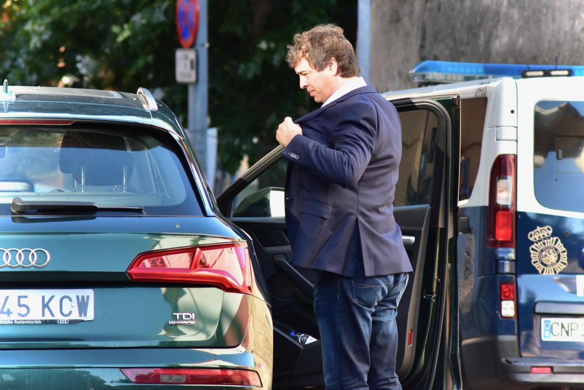 David Sánchez minutos antes de acceder este lunes a la Audiencia de Badajoz.