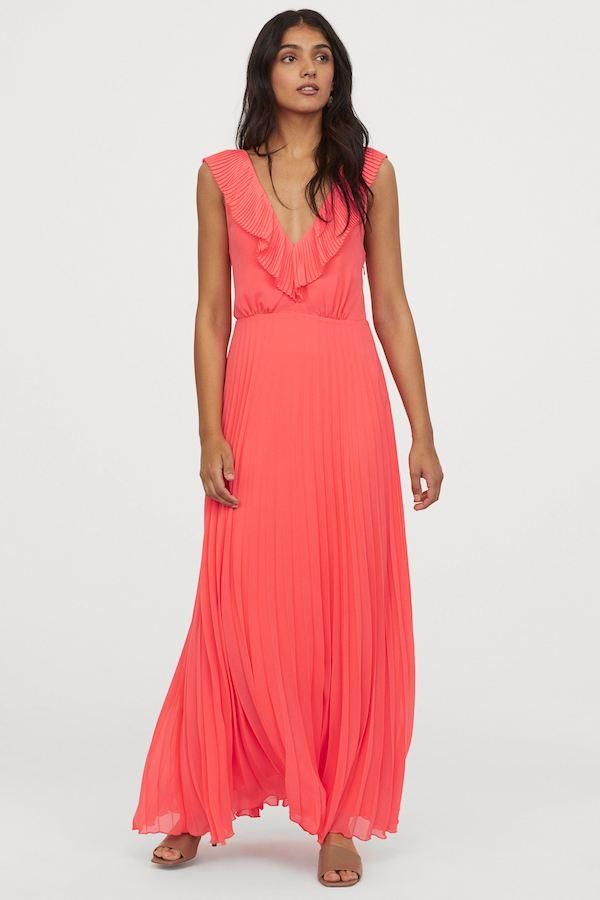 El vestido plisado coral