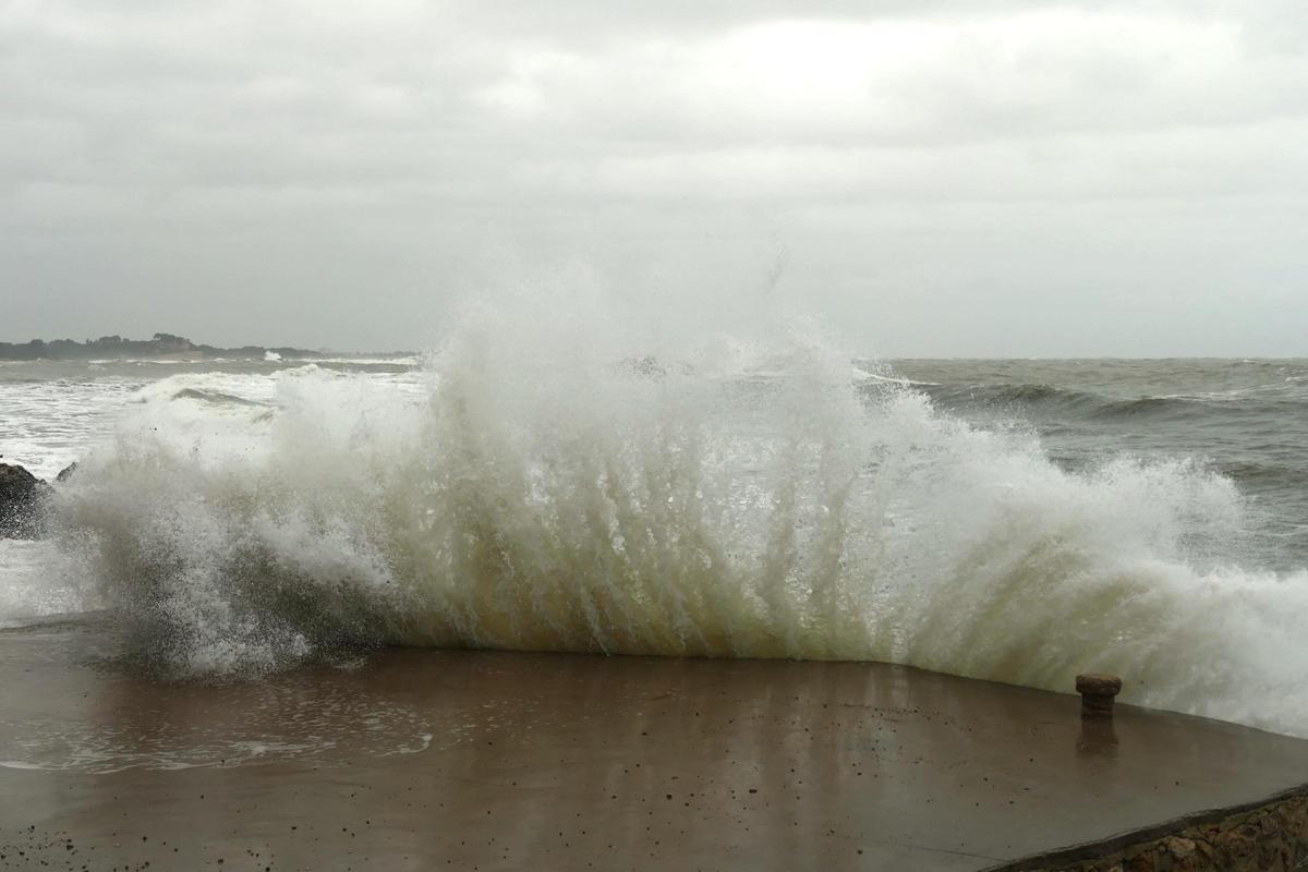 EN IMATGES | L'Escala viu una nova jornada de temporal de llevant