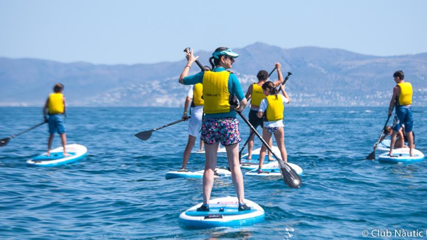 Els participants van practicar la vela lleugera, el caiac i el stand up paddle