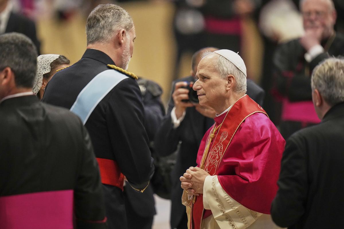 Pope Leo XIV's meets Spanish King Felipe VI after the formal inauguration of his pontificate in St. Peter's Square, at the Vatoican, Sunday, May 18, 2025. (AP Photo/Alessandra Tarantino)