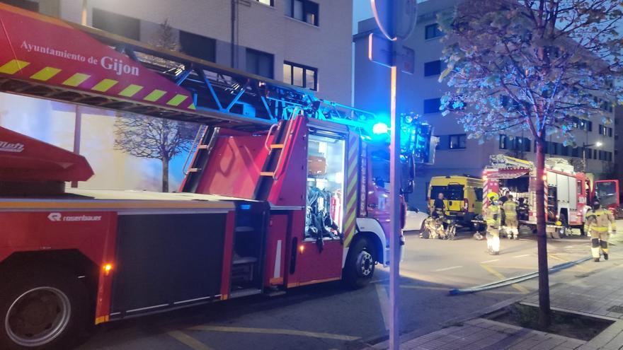 Alarma en Nuevo Gijón por un incendio en un bajo