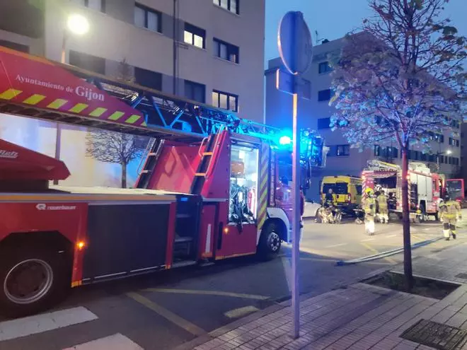 Alarma en Nuevo Gijón por un incendio en un bajo