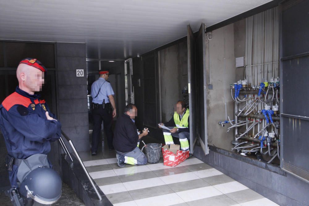 Operació policial en un bloc ocupat a Calonge