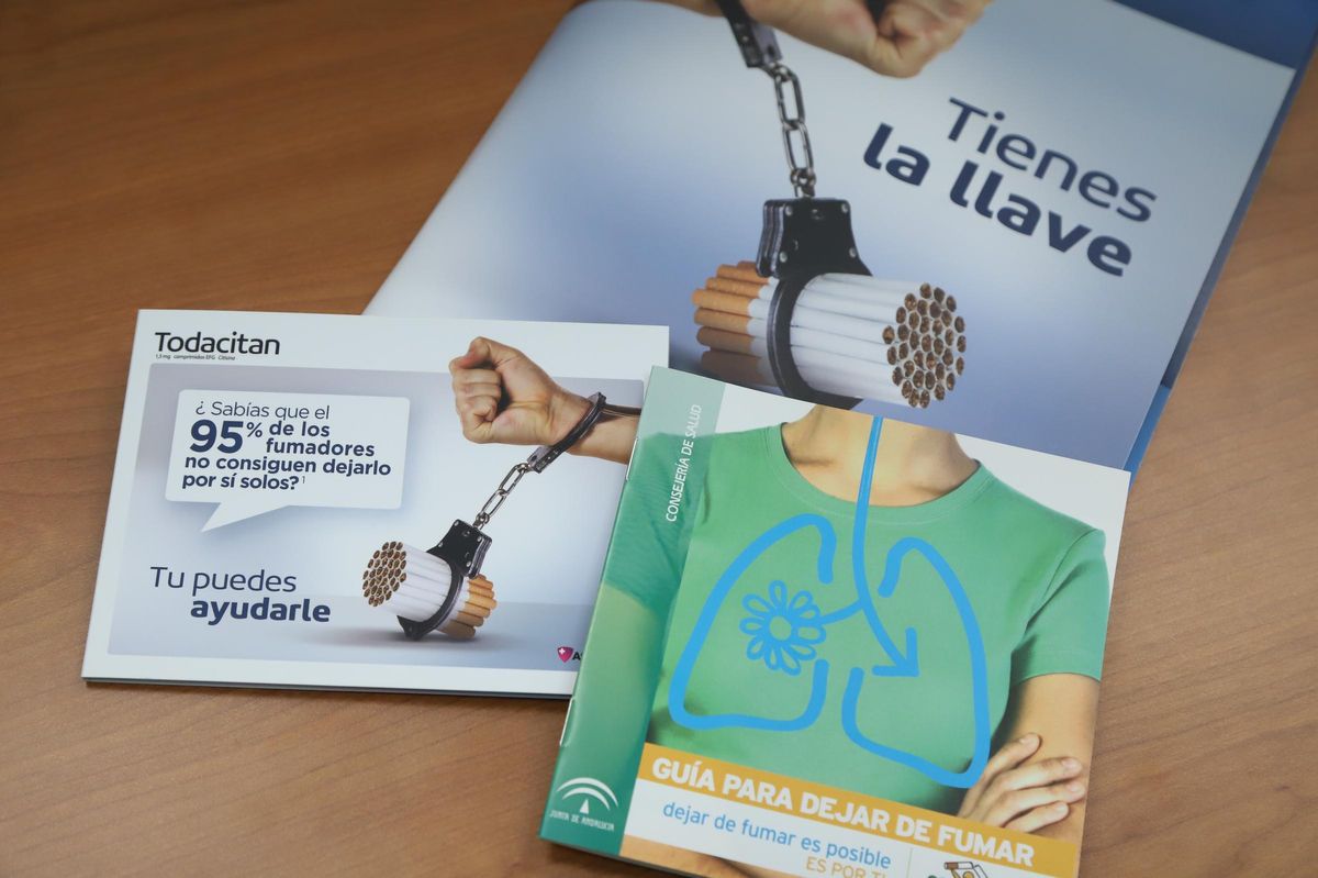 Información que se ofrece a los profesionales del hospital Reina Sofía que quieren dejar de fumar.