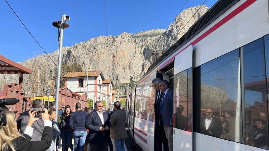 El Cercanías estrena línea con el Caminito del Rey