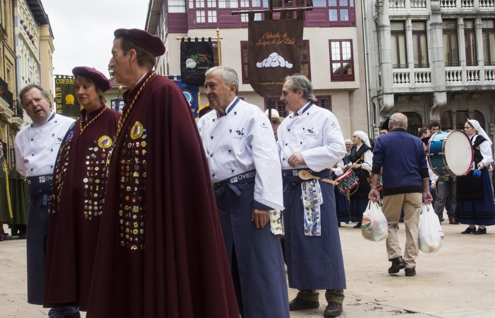 Acto de las cofradías en el Ayuntamiento de Oviedo