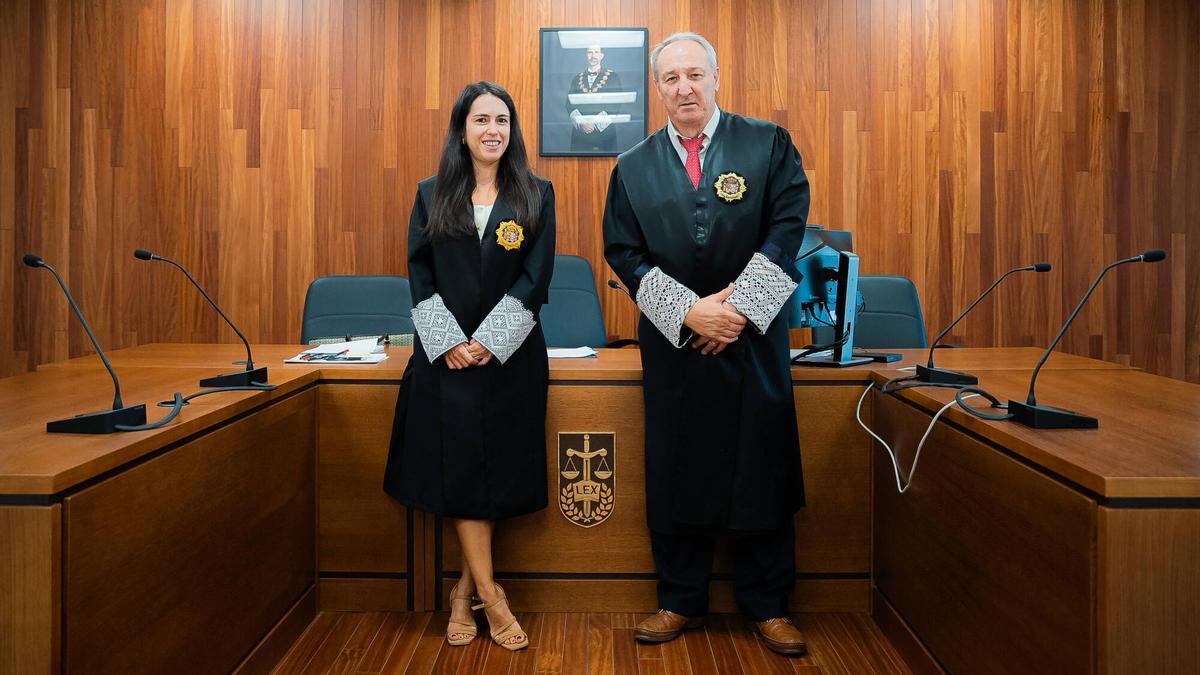 Raquel Casas Santomé y José Manuel Díaz Álvarez, en la Ciudad de la Justicia de Vigo.