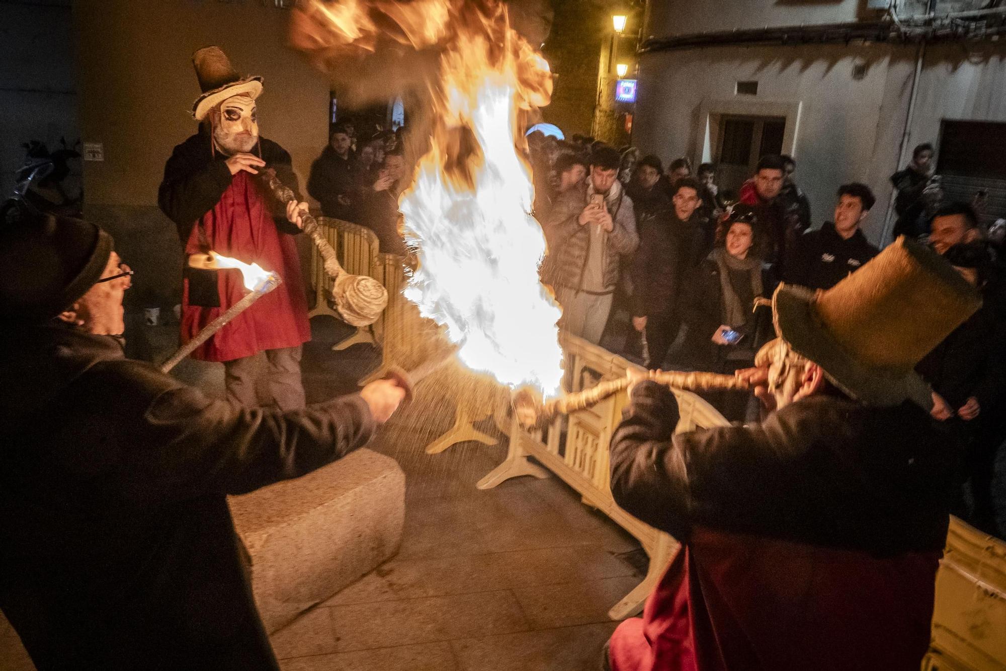 Les millors imatges de l’enterrament del Carnestoltes de Sallent