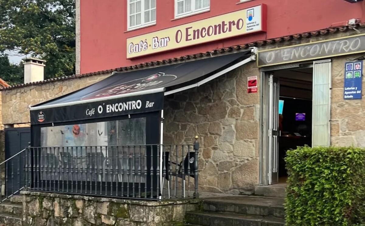 El bar O Encontro, situado en la avenida de Os Ánxeles