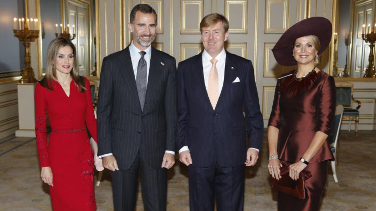 Felipe y Letizia durante su viaje a Holanda en 2014 junto a Guillermo Alejandro y Máxima