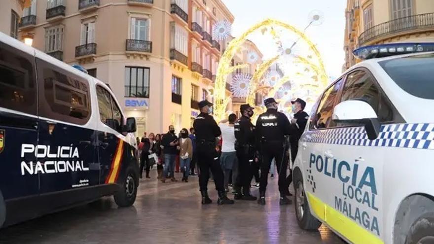 Agentes de la Policía Nacional y Policía Local de Málaga, en una imagen de archivo