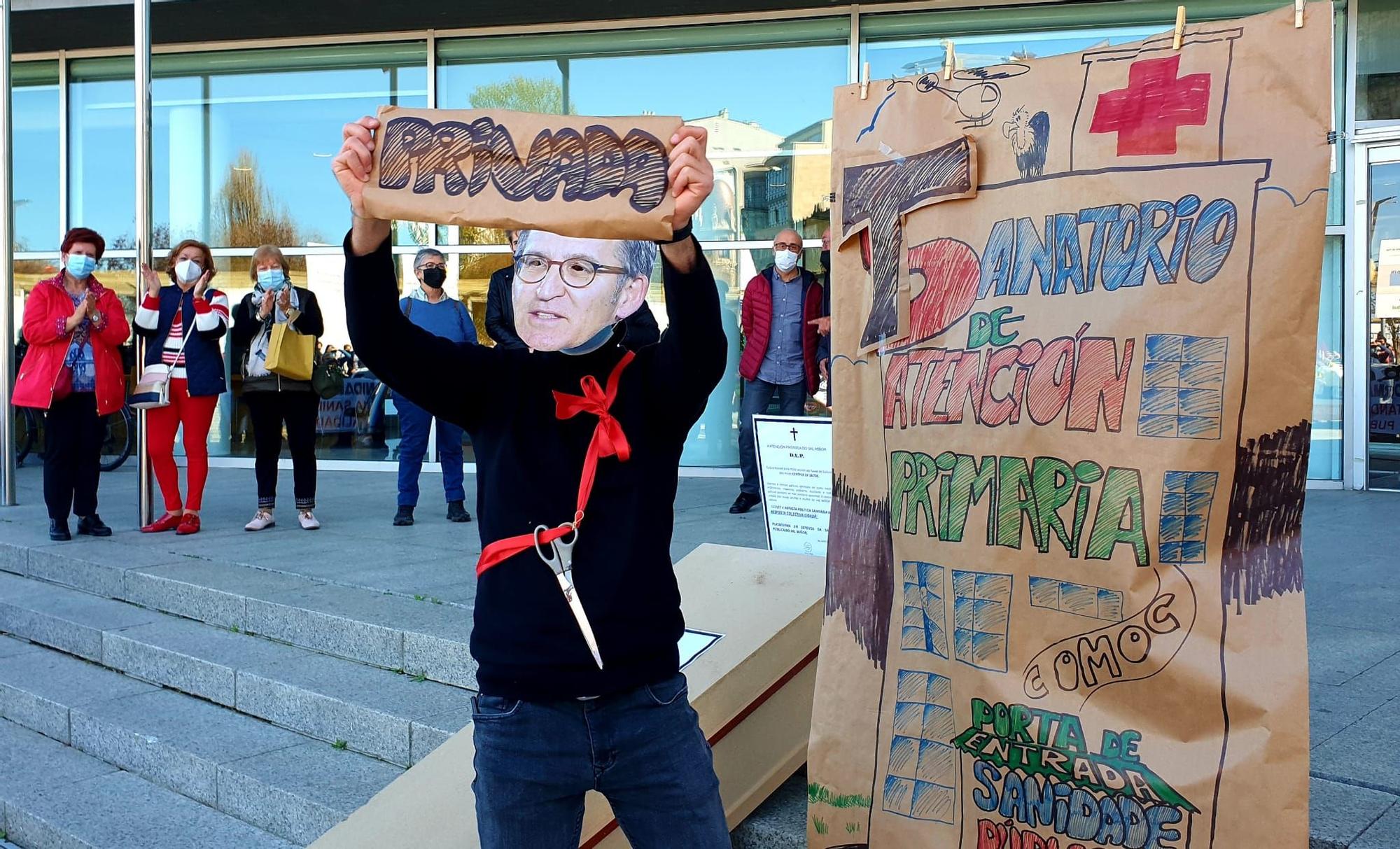 Los defensores de la Sanidade Pública se concentran en Vigo