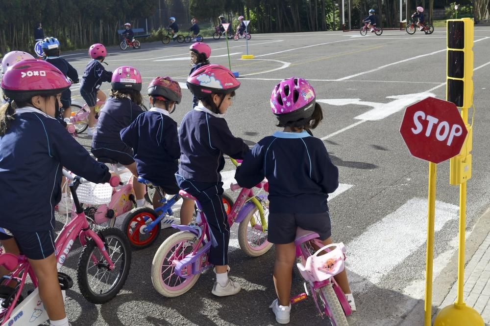 Día de la Bici en el colegio de la Dominicas de Gijón