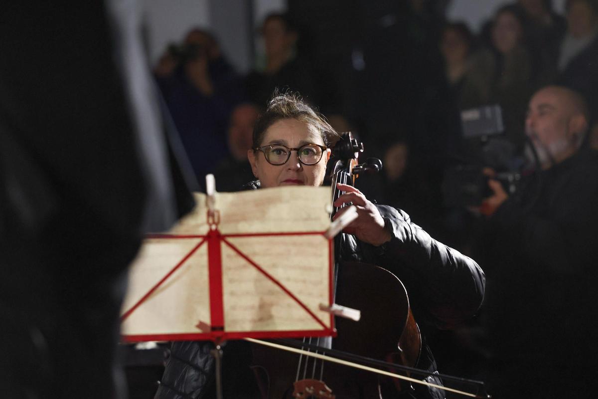 Las imágenes del encendido de luces de Navidad en Sant Josep Las imágenes del encendido de luces de Navidad en Sant Josep