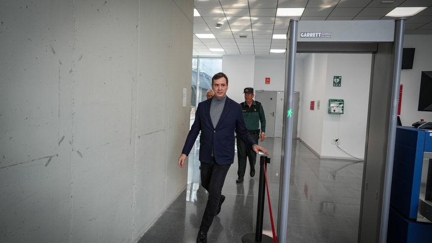 Las acusaciones populares piden que se retire el pasaporte a David Sánchez ante su &quot;inminente&quot; mudanza a Japón