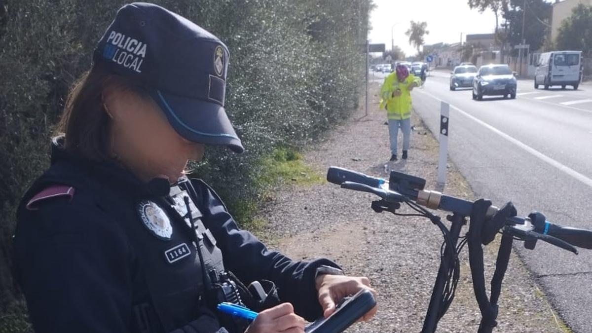 Patinete eléctrico interceptado circulando a 60 kilómetros por hora en la carretera de Sóller.