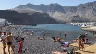 Agaete prohíbe las sombrillas, la música, el tabaco inhalado y el sexo