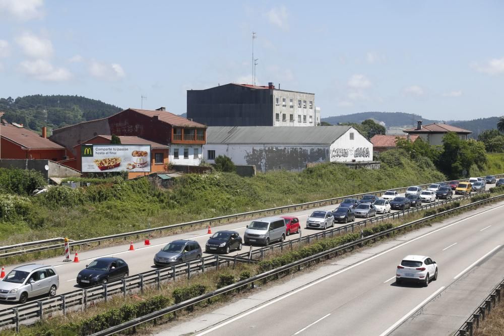 Monumental atasco en Avilés