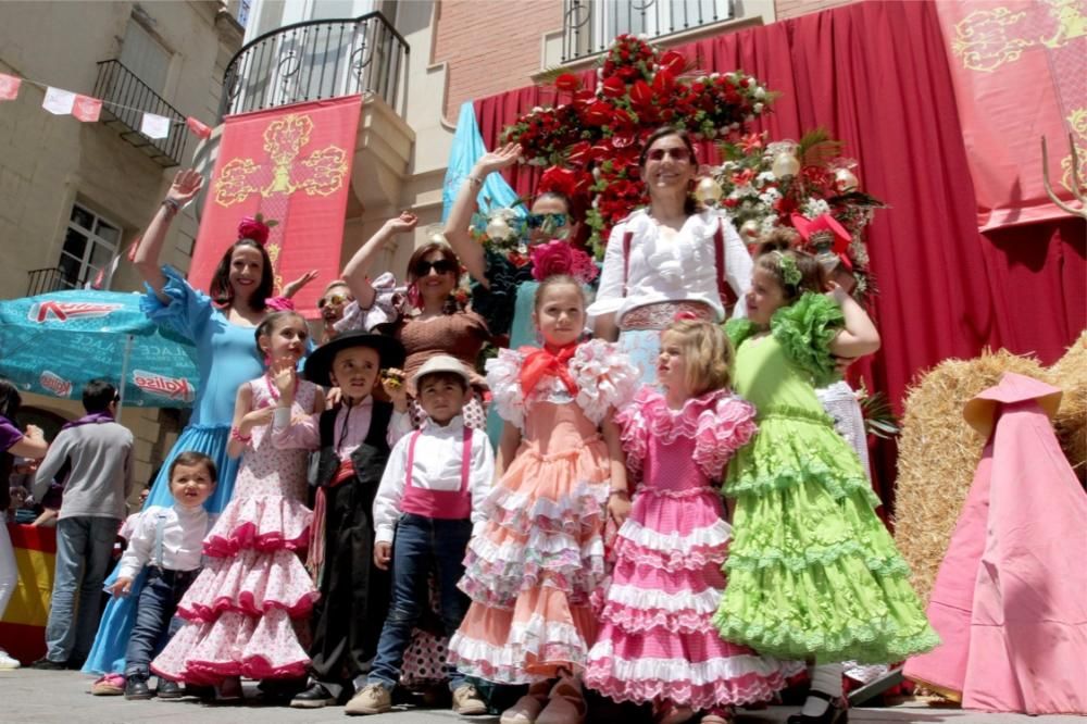 Gran ambiente en al Fiesta de las Cruces de Mayo en Cartagena