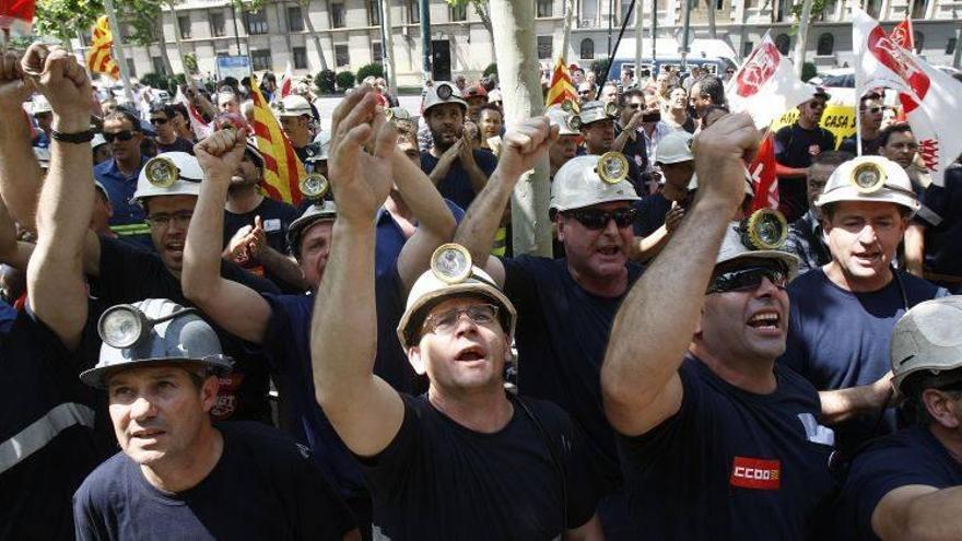 Trabajadores del carbón de Teruel se manifestarán mañana ante Pedro Sánchez