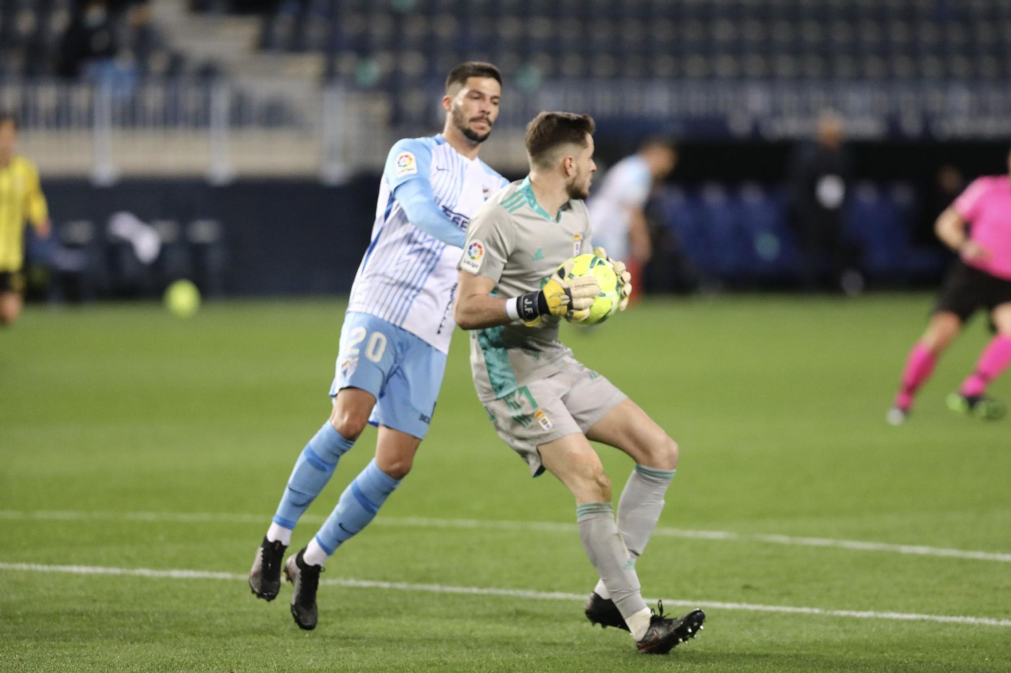 El partido entre el Málaga y el Oviedo, en imágenes