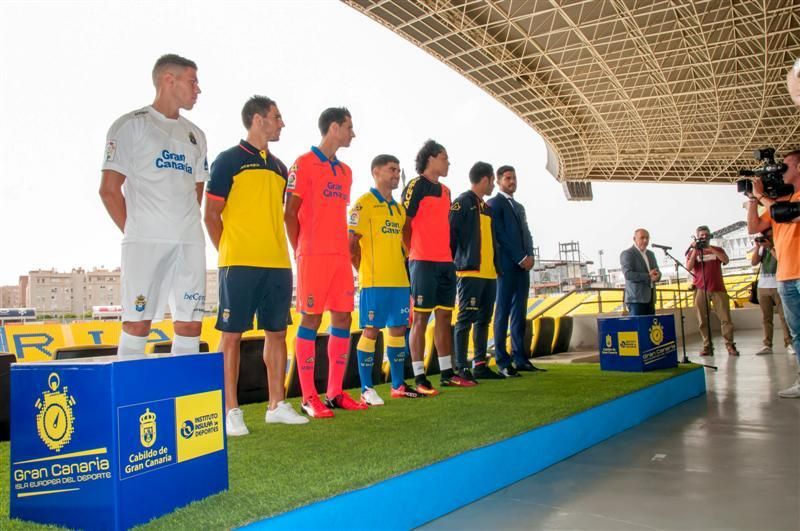 Presentación de las camisetas de la UD Las Palmas