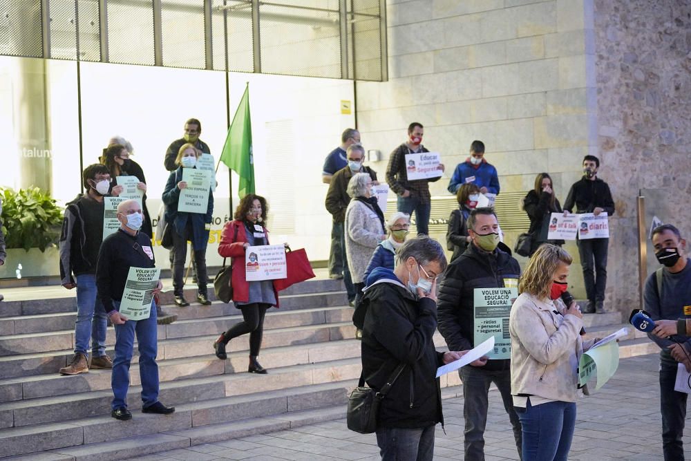 Els mestres esgoten la paciència i alerten que treballen «sota mínims»