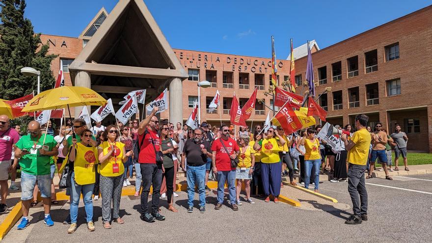 Los sindicatos denuncian la gestión de la nueva Consellería d&#039;Educació