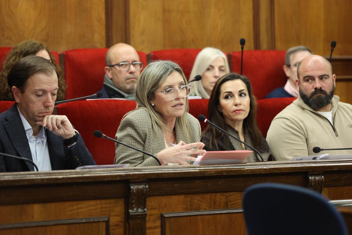 El Ayuntamiento de Alcoy pide al Consell que declare el área de salud como de difícil cobertura El Ayuntamiento de Alcoy pide al Consell que declare el área de salud como de difícil cobertura