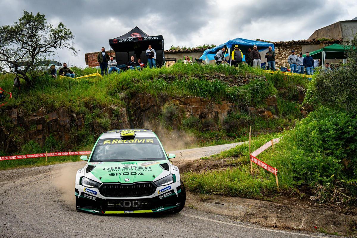 Un giro cerrado en uno de los tramos del Rally Sierra Morena de la pasada edición.