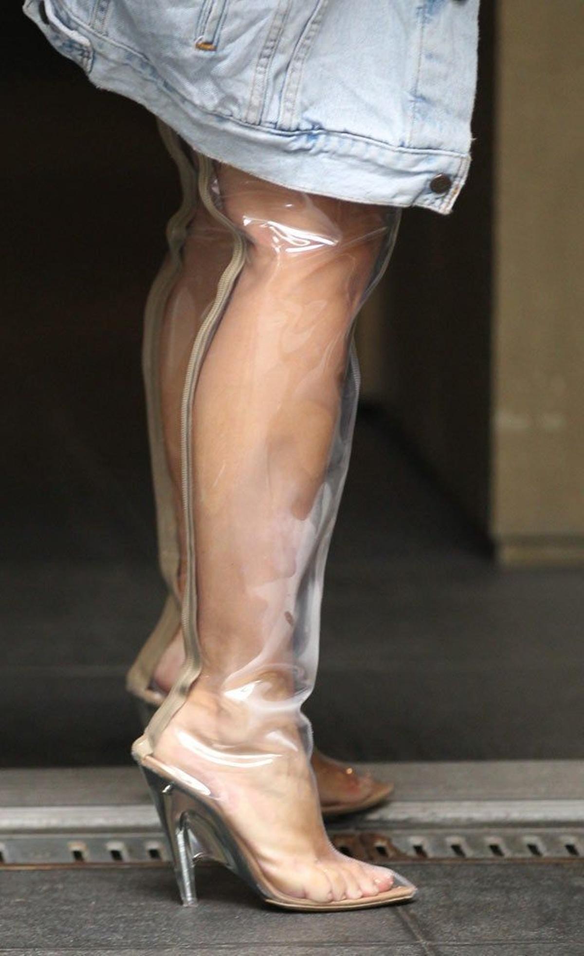 Las botas transparentes de Kim Kardashian