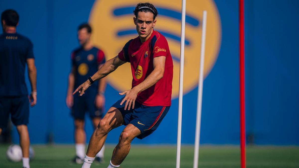 Héctor Fort realitza un exercici en l'última sessió.