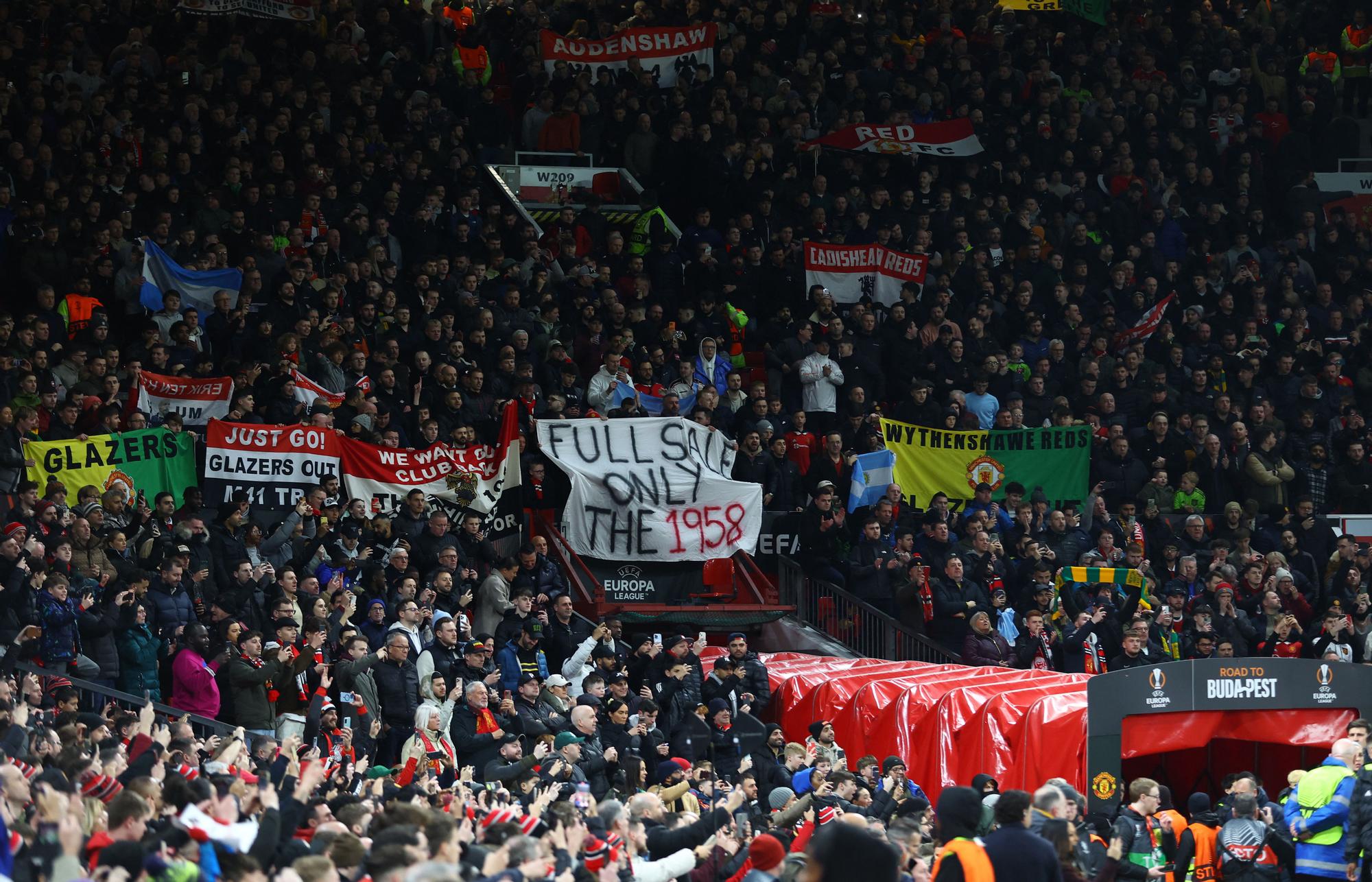 Europa League - Play-Off Second Leg - Manchester United v FC Barcelona