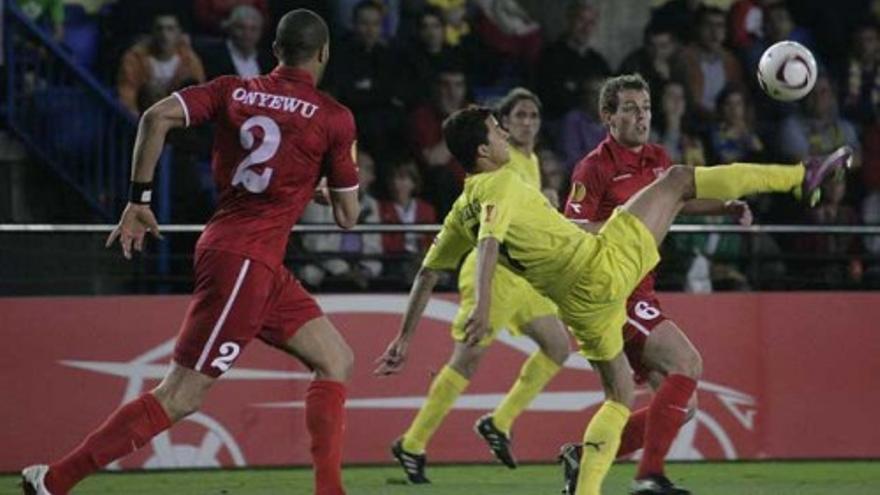 El Villarreal llega a Holanda para confirmar su pase a las semifinales de la Liga Europa