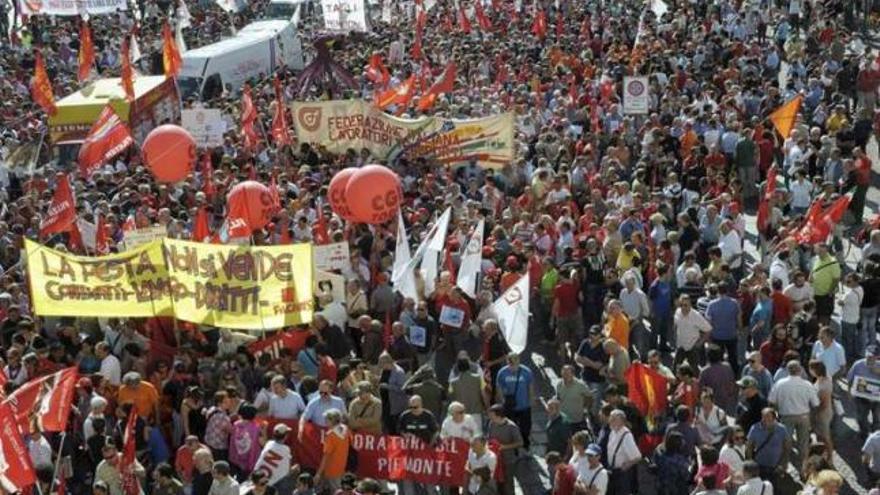 Protestas Italia contra los recortes de Berlusconi