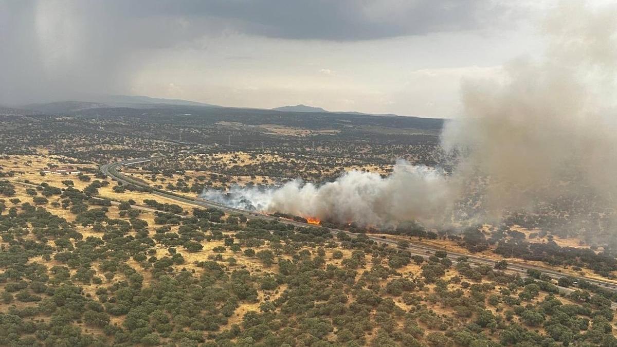 Incendio forestal en la autovía A-58.