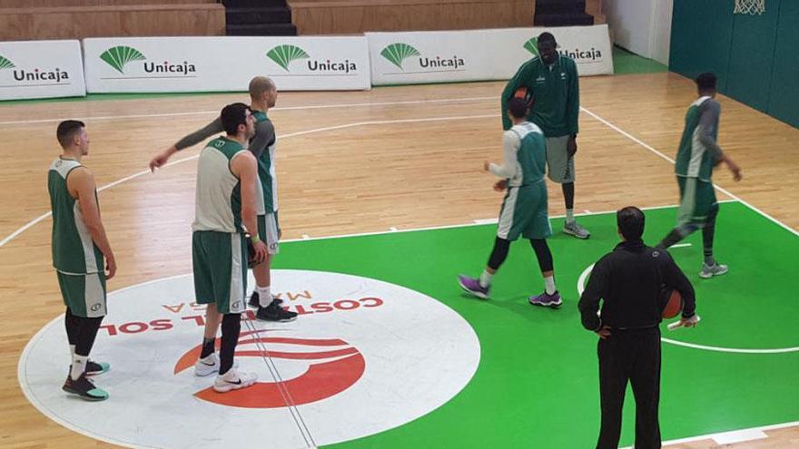 El Unicaja se entrenó este lunes en el Pabellón de Los Guindos.  unicajab/fotopress