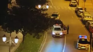 Detienen dos veces en menos de tres horas al pirómano que tenía en jaque a varios barrios de Oviedo (la segunda lo pillaron con las manos en la masa)