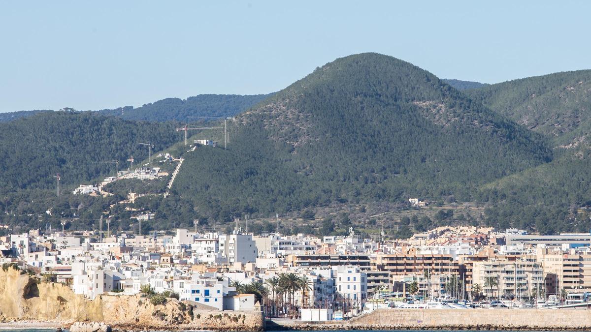 Imagen de archivo de viviendas en construcción en Ibiza