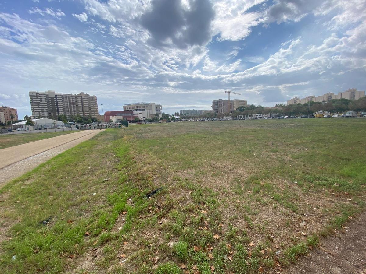 El solar donde se ubicará la nueva promoción inmobiliaria en Palma, entre las calles Callao, Puerto Rico, Brotad y Avinguda de Mèxic