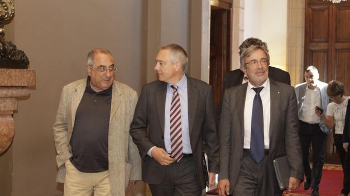 Nadal, Navarro y Sabaté, hoy en el Parlament.