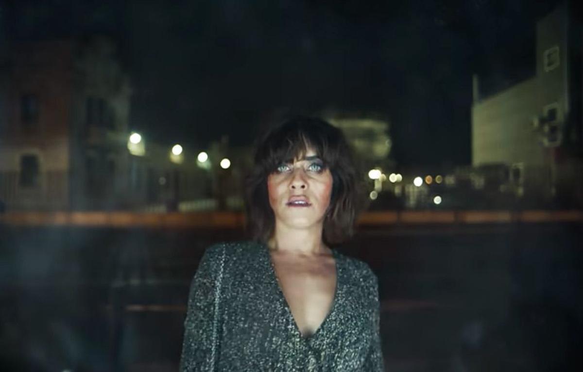 María León, en una imagen del videoclip 'Ya no vales' de Alizzz y C. Tangana
