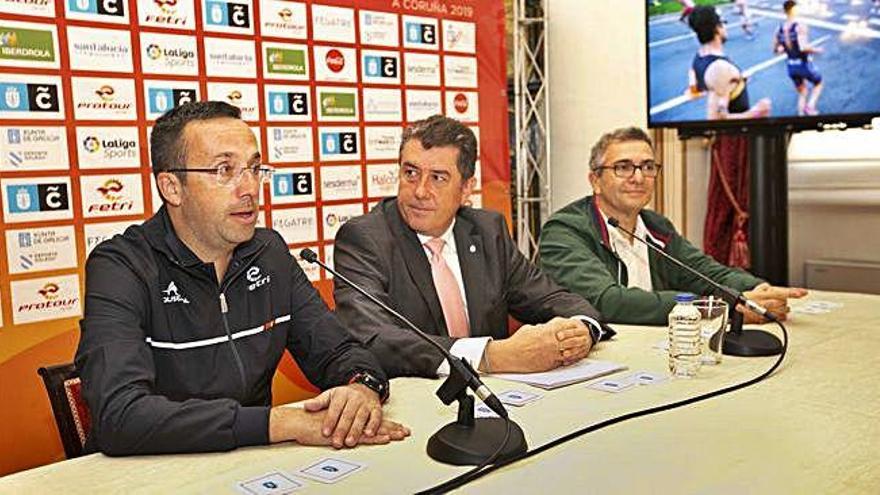 Jorge García, a la izquierda, durante la presentación de la prueba.