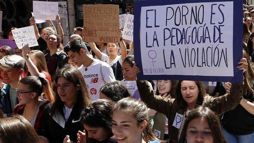 Participantes en una manifestación, el pasado jueves, contra la sentencia de &#039;La Manada&#039;.