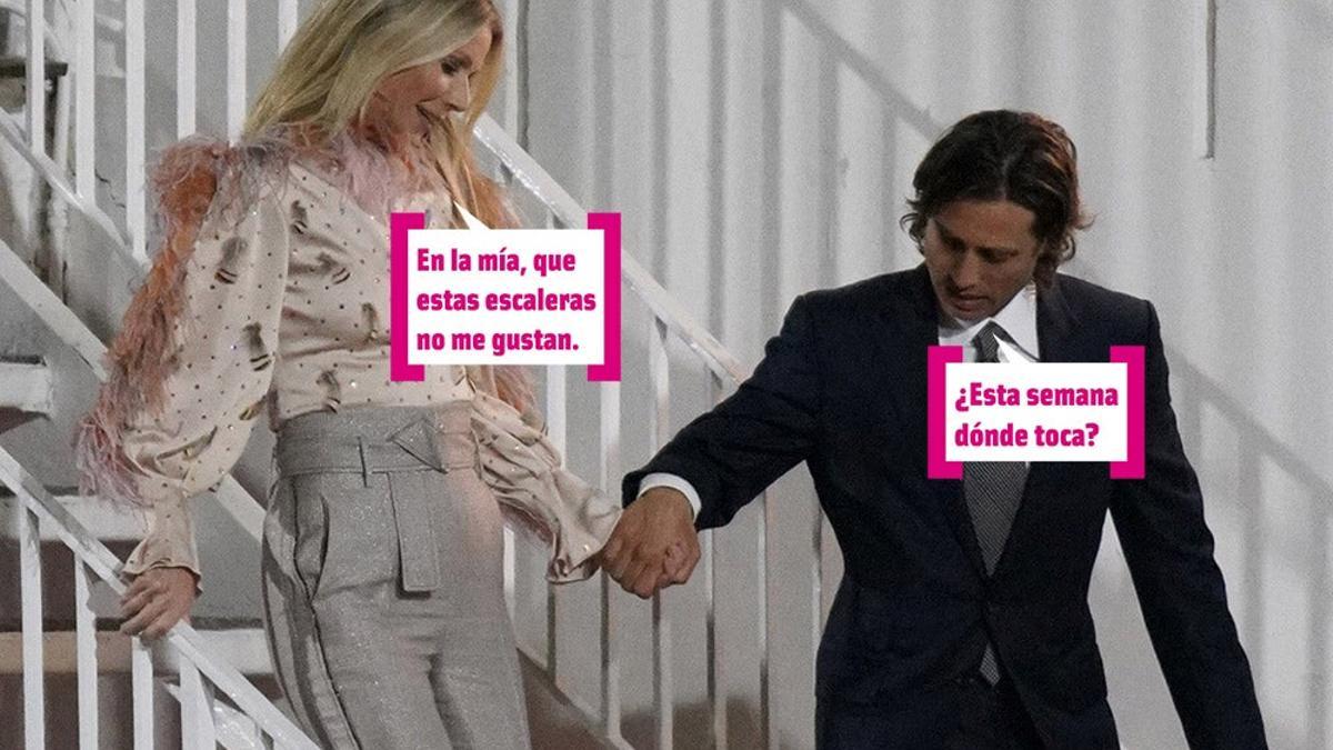 Gwyneth Paltrow y Brad Falchuk bajando unas escaleras de la mano